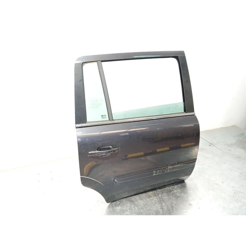 Recambio de puerta trasera derecha para opel zafira b cosmo referencia OEM IAM 13203016  