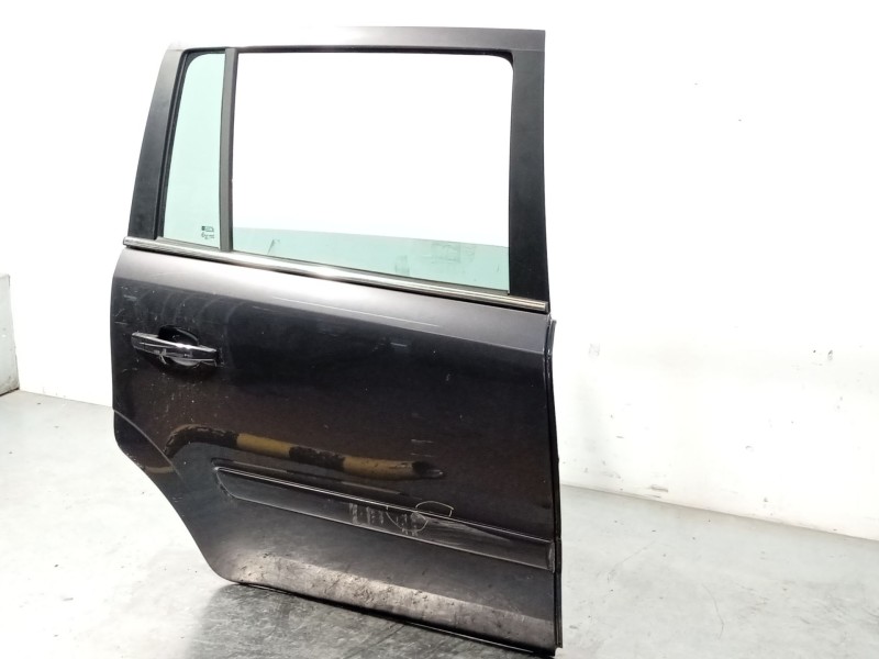 Recambio de puerta trasera derecha para opel zafira b cosmo referencia OEM IAM 13203016  