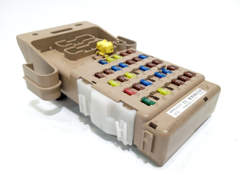 Recambio de caja reles / fusibles para subaru legacy kombi/outback b14 2.5 cat referencia OEM IAM 82201AJ000  