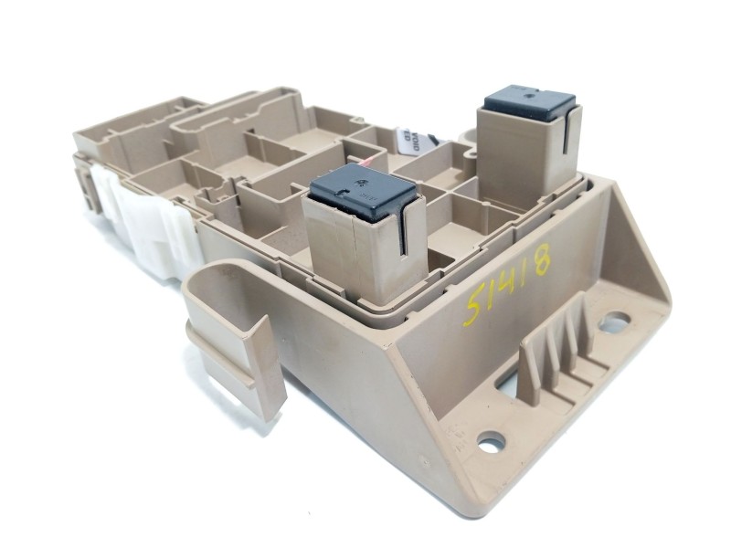 Recambio de caja reles / fusibles para subaru legacy kombi/outback b14 2.5 cat referencia OEM IAM 82201AJ000  