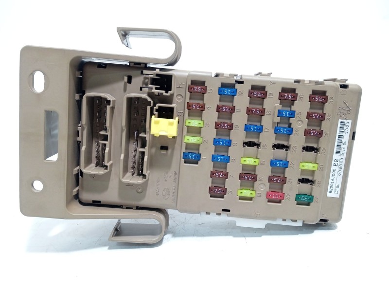 Recambio de caja reles / fusibles para subaru legacy kombi/outback b14 2.5 cat referencia OEM IAM 82201AJ000  