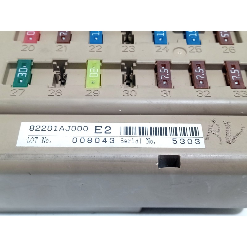 Recambio de caja reles / fusibles para subaru legacy kombi/outback b14 2.5 cat referencia OEM IAM 82201AJ000  