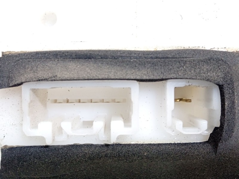 Recambio de cerradura puerta delantera izquierda para subaru legacy kombi/outback b14 2.5 cat referencia OEM IAM 61032AJ150  