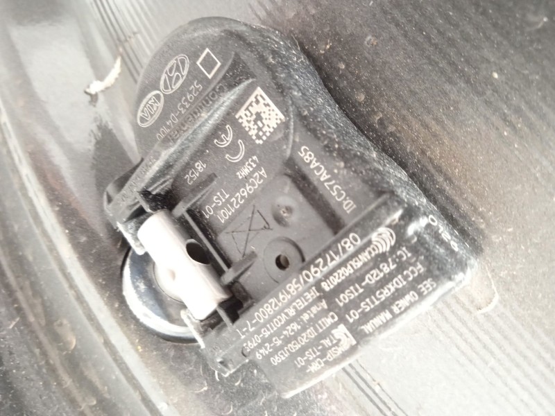 Recambio de llanta para kia niro drive referencia OEM IAM 52910G5200  