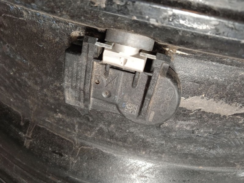 Recambio de llanta para kia cee´d drive referencia OEM IAM 52910A2830  