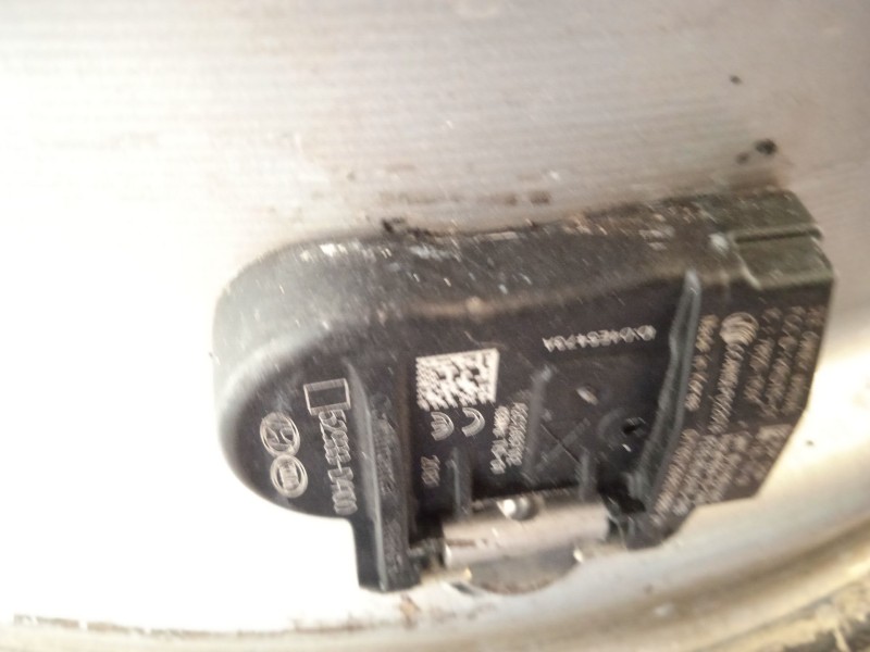 Recambio de llanta para kia niro referencia OEM IAM 52910G5500  