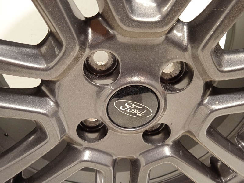 Recambio de llanta para ford transit courier trend referencia OEM IAM HT761007AA 2160657 