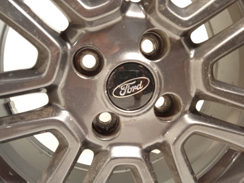 Recambio de llanta para ford transit courier trend referencia OEM IAM HT761007AA 2160657 