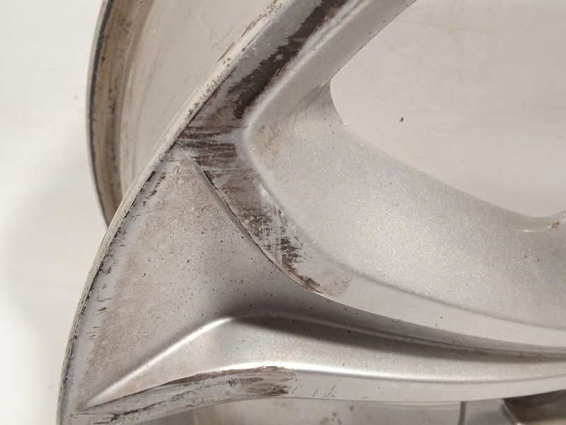 Recambio de llanta para land rover discovery sport 2.0 td4 cat referencia OEM IAM FK721007AB LR073512 