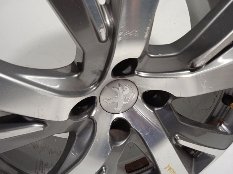 Recambio de llanta para peugeot 2008 (--.2013) 1.2 12v e-thp referencia OEM IAM 9678398277 96783982ZV 