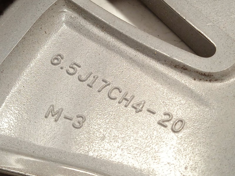 Recambio de llanta para peugeot 2008 (--.2013) 1.2 12v e-thp referencia OEM IAM 9678398277 96783982ZV 