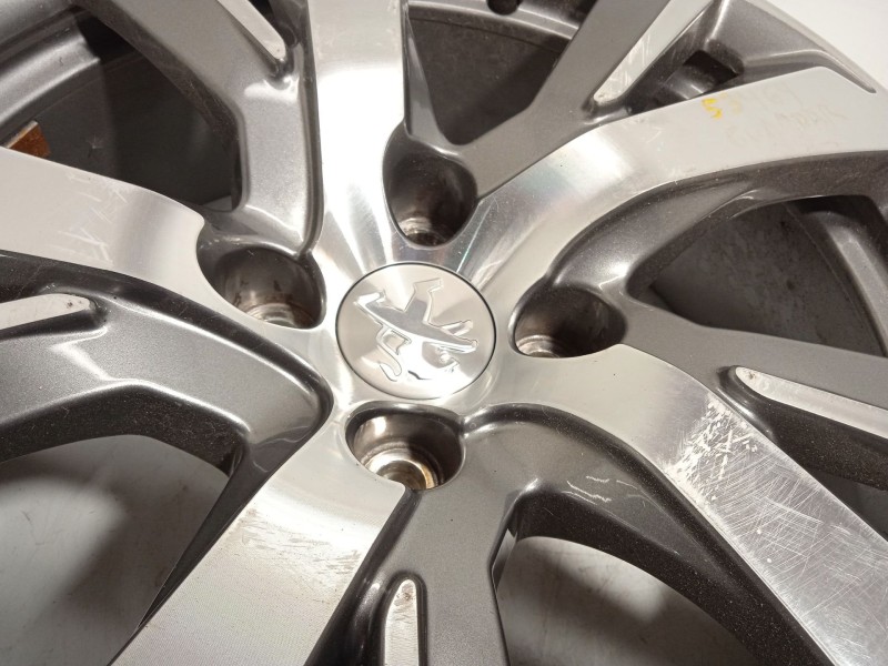 Recambio de llanta para peugeot 2008 (--.2013) 1.2 12v e-thp referencia OEM IAM 9678398277 96783982ZV 