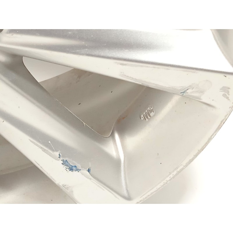 Recambio de llanta para lexus ct 200h referencia OEM IAM 4261176040  