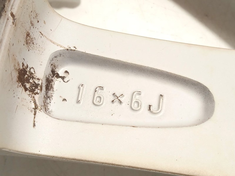 Recambio de llanta para lexus ct 200h referencia OEM IAM 4261176040  