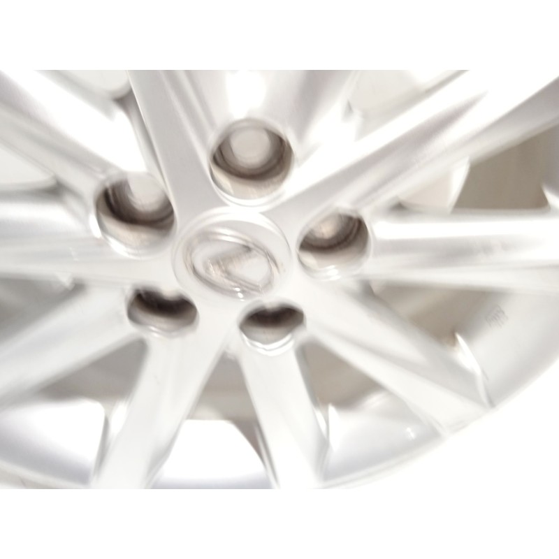 Recambio de llanta para lexus ct 200h referencia OEM IAM 4261176040  