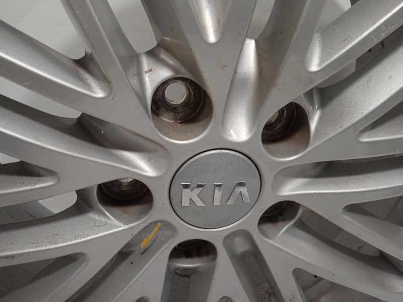 Recambio de llanta para kia carens iv van (a4) crdi referencia OEM IAM 52910A4750  