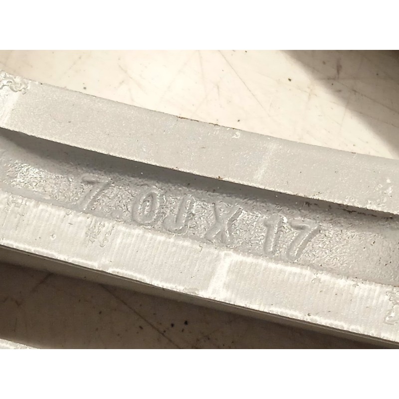 Recambio de llanta para kia carens iv van (a4) crdi referencia OEM IAM 52910A4750  