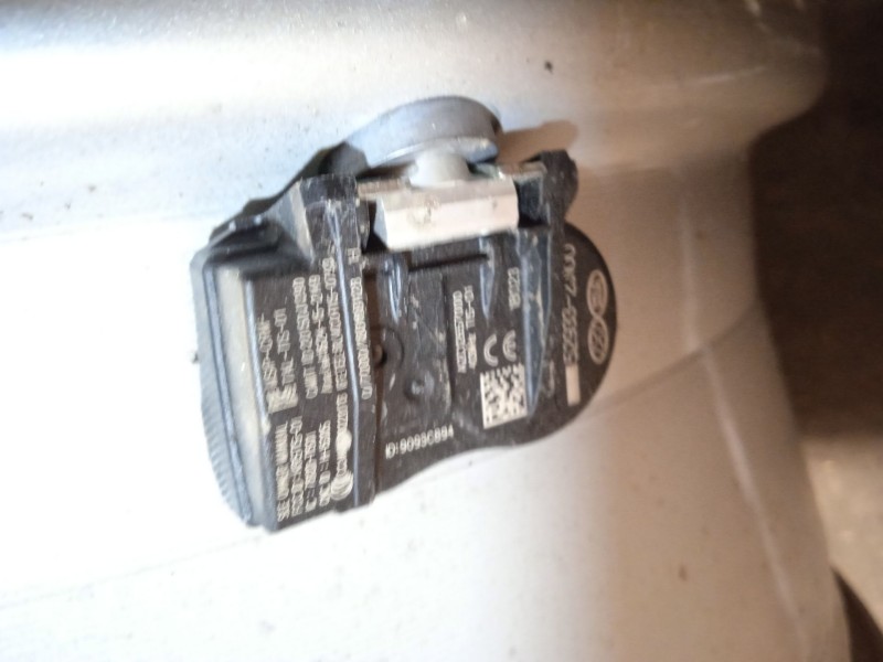 Recambio de llanta para kia carens iv van (a4) crdi referencia OEM IAM 52910A4750  