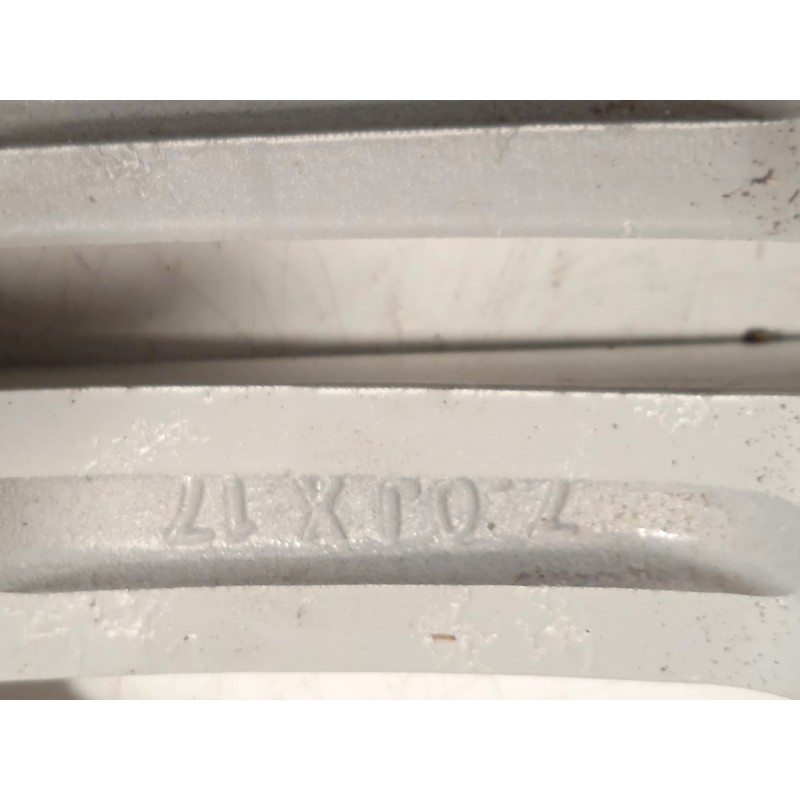 Recambio de llanta para kia carens iv van (a4) crdi referencia OEM IAM 52910A4750  