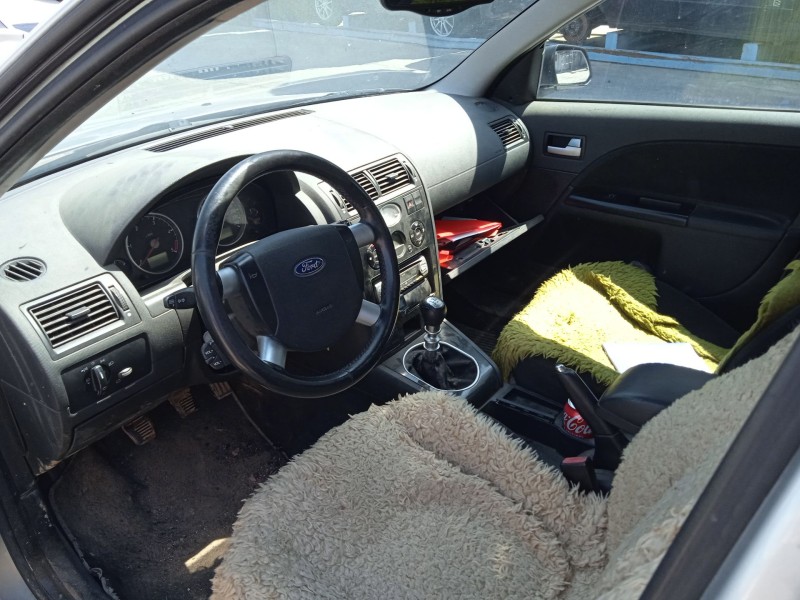 ford mondeo iii sedán (b4y) del año 2001