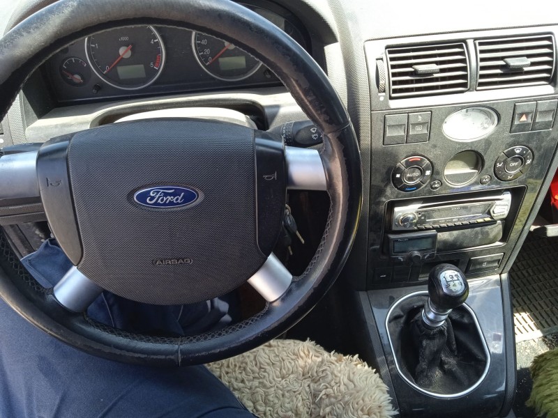 ford mondeo iii sedán (b4y) del año 2001