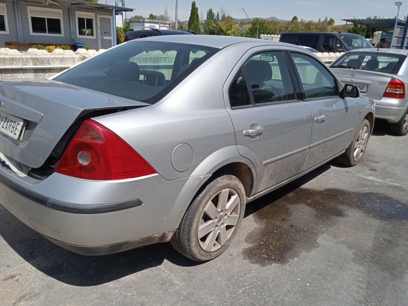 ford mondeo iii sedán (b4y) del año 2001