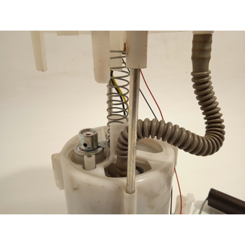 Recambio de bomba combustible para dacia dokker express furgoneta/monovolumen 1.6 lpg referencia OEM IAM 172025758R  