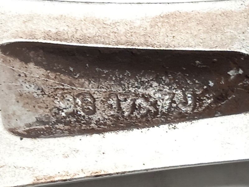 Recambio de llanta para toyota avensis station wagon (_t27_) 1.8 (zrt271_) referencia OEM IAM 42611YY410  