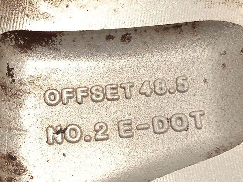 Recambio de llanta para kia carens iv 1.7 crdi referencia OEM IAM 52910A4650  