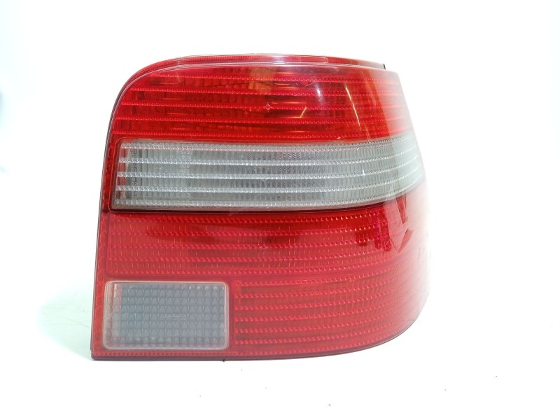 Recambio de piloto trasero derecho para volkswagen golf iv (1j1) 1.4 16v referencia OEM IAM 1J6945096T  