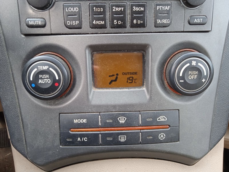 kia carens iii monospace (un) del año 2009