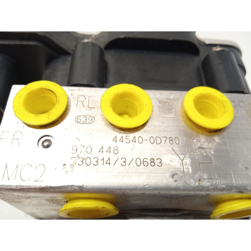 Recambio de abs para toyota yaris (_p21_, _pa1_, _ph1_) 1.5 hybrid (mxph10) referencia OEM IAM 445400D780 0265957151 970448