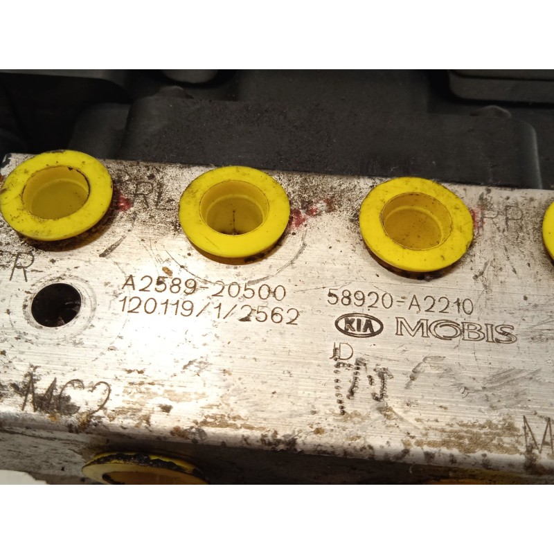 Recambio de abs para kia cee´d (jd) 1.6 gdi referencia OEM IAM 58920A2210 A258920500 6158945200