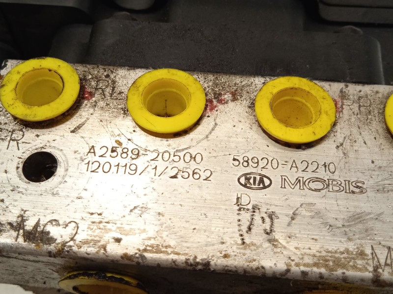 Recambio de abs para kia cee´d (jd) 1.6 gdi referencia OEM IAM 58920A2210 A258920500 6158945200
