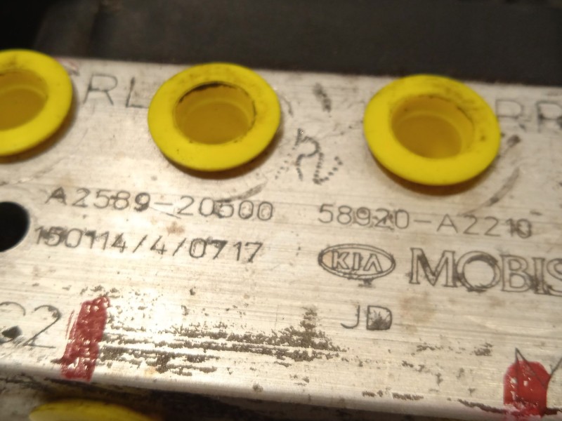 Recambio de abs para kia pro_cee´d ( ) drive referencia OEM IAM 58920A2210 6158945200 A258920500