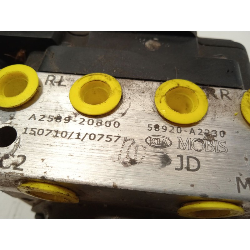 Recambio de abs para kia cee´d 1.4 crdi cat referencia OEM IAM 58920A2230 6158945200 A258920800