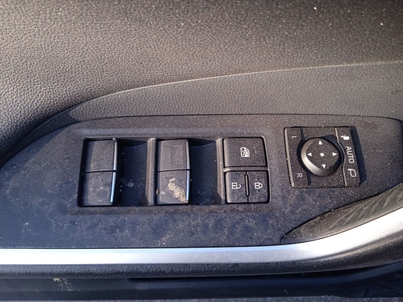 toyota rav 4 v (_a5_, _h5_) del año 2022