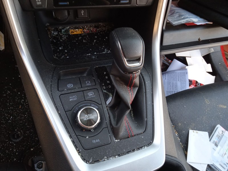 toyota rav 4 v (_a5_, _h5_) del año 2022