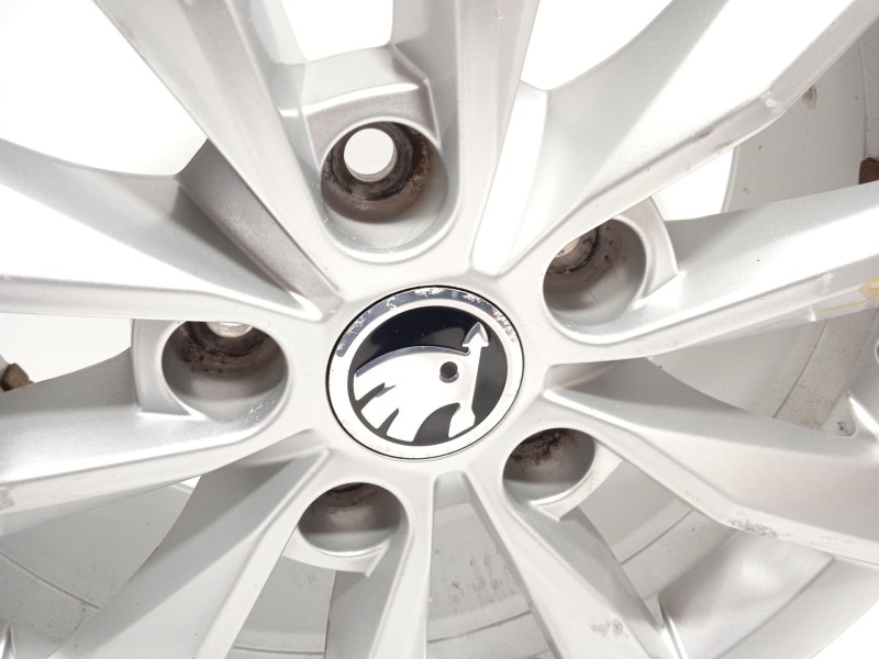 Recambio de llanta para skoda octavia iii (5e3, nl3, nr3) 1.6 tdi referencia OEM IAM 5E0601025B 5E0601025B8Z8 