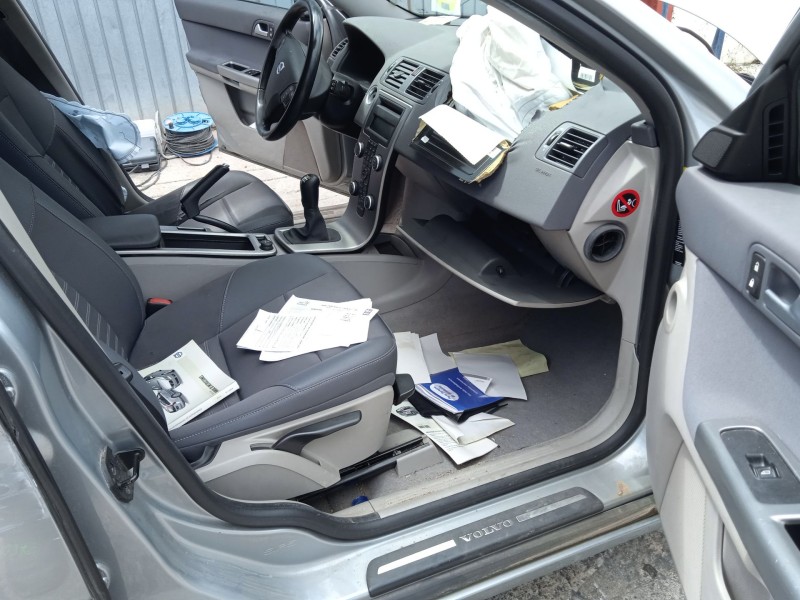 volvo v50 (545) del año 2010