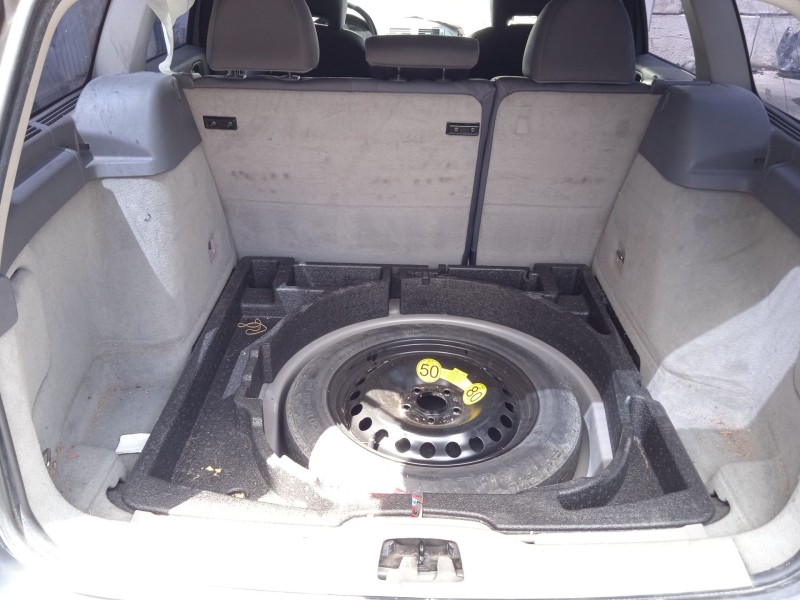 volvo v50 (545) del año 2010