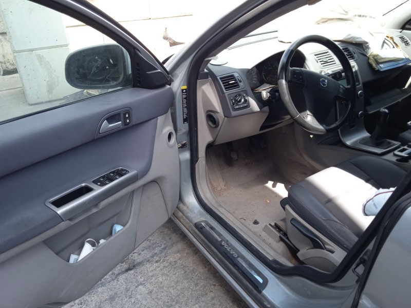 volvo v50 (545) del año 2010