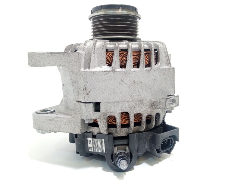 Recambio de alternador para kia carens iv van (a4) crdi referencia OEM IAM 373002B910  2625573