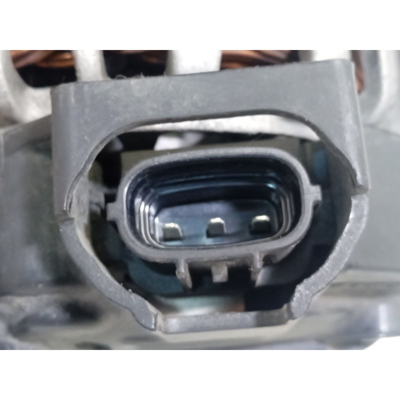 Recambio de alternador para kia carens iv van (a4) crdi referencia OEM IAM 373002B910  2625573