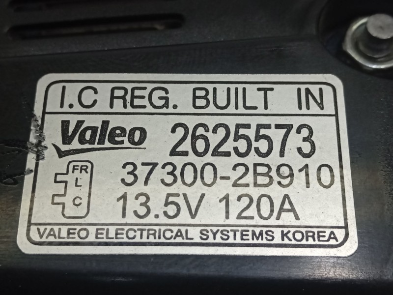 Recambio de alternador para kia carens iv van (a4) crdi referencia OEM IAM 373002B910  2625573