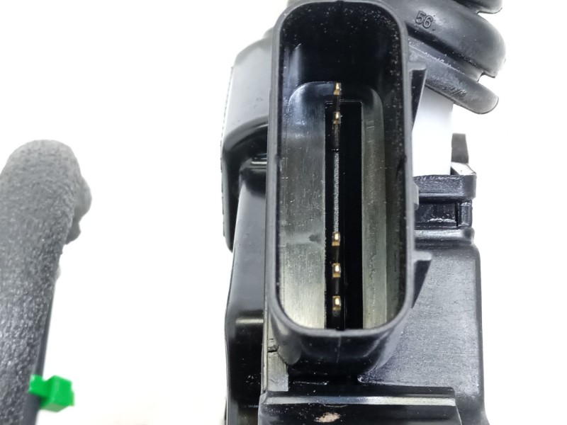 Recambio de cerradura puerta delantera derecha para kia carens iv van (a4) crdi referencia OEM IAM 81320A4010  