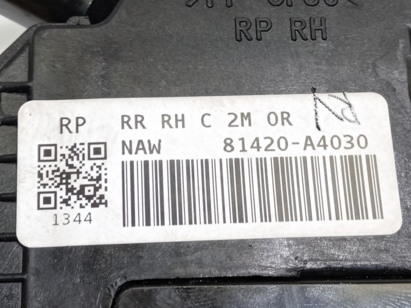 Recambio de cerradura puerta trasera derecha para kia carens iv van (a4) crdi referencia OEM IAM 81420A4030  