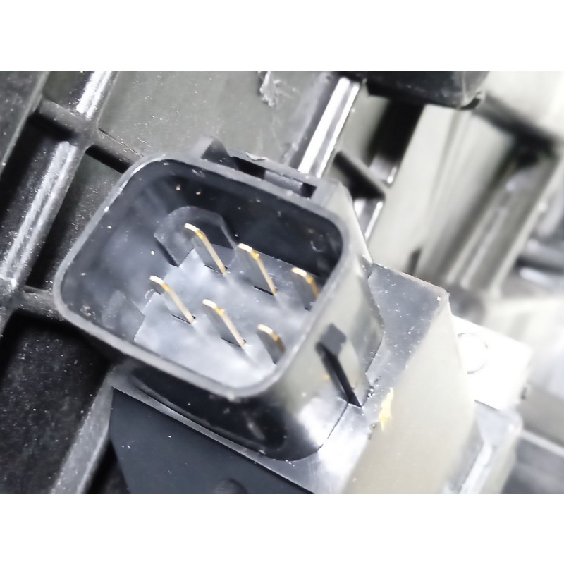 Recambio de elevalunas delantero derecho para kia carens iv van (a4) crdi referencia OEM IAM 18A300242 82480A4300 82460A4010