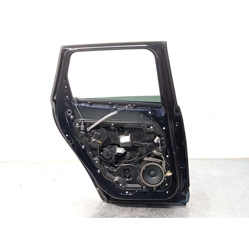 Recambio de puerta trasera izquierda para volvo xc60 2.4 diesel cat referencia OEM IAM 31402417  