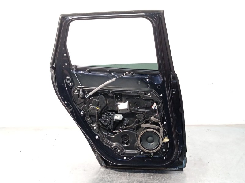 Recambio de puerta trasera izquierda para volvo xc60 2.4 diesel cat referencia OEM IAM 31402417  
